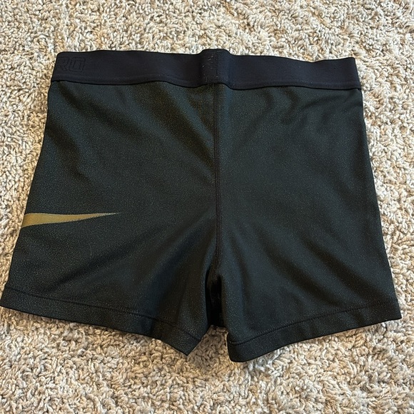Nike Pro Shorts - Picture 2 of 3